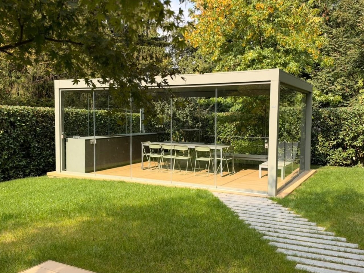 Un’oasi di design immersa nel verde