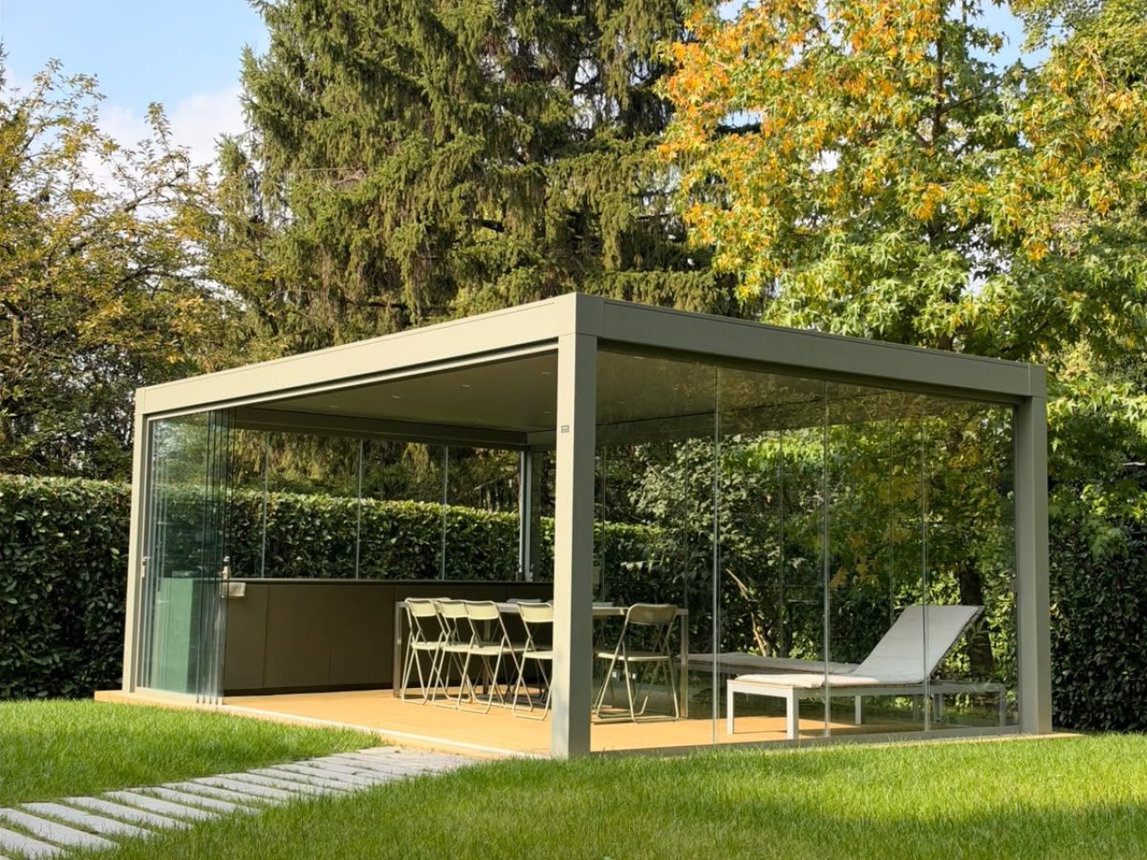 Un’oasi di design immersa nel verde