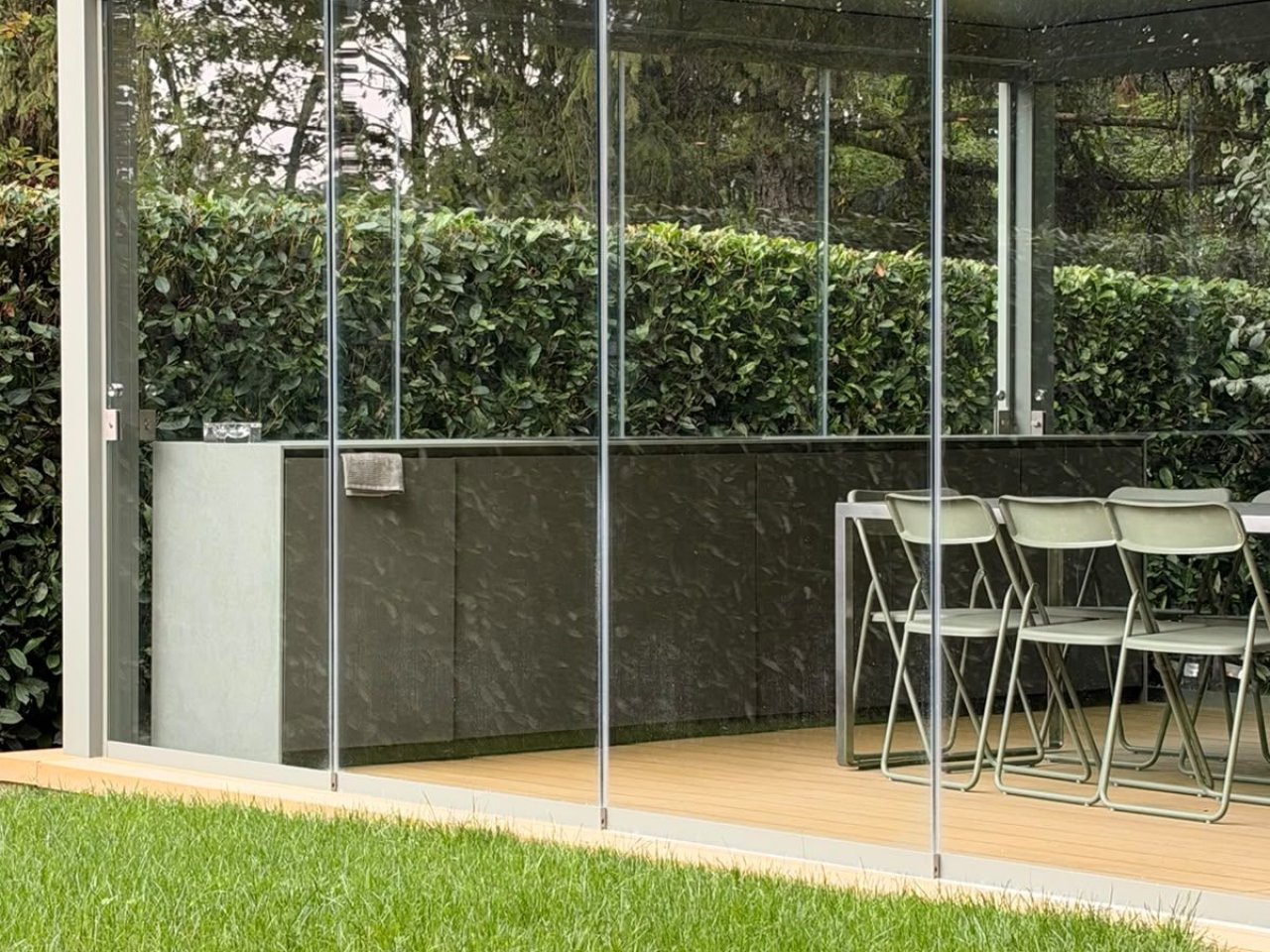 Un’oasi di design immersa nel verde