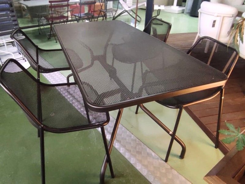 Emu Gruppo pranzo Marrone India